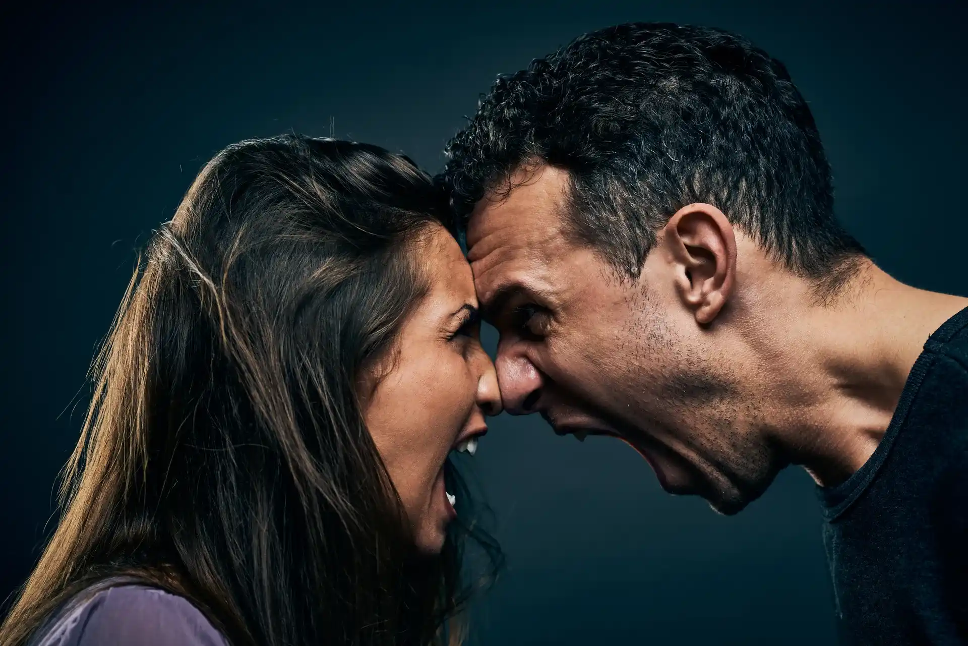 Blogbeitrag: Wie erkennt man eine toxische Beziehung? Psychologe klart auf.